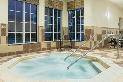Homewood Suites by Hilton Buffalo-Amherst - image 36