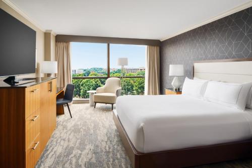 Hilton Charlotte University Place - image 33