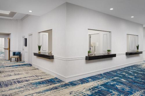 Hilton Charlotte University Place - image 26