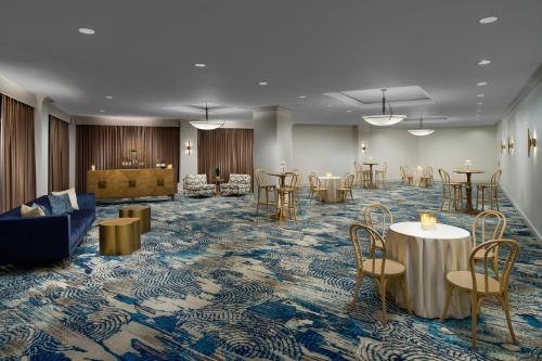 Hilton Charlotte University Place - image 23