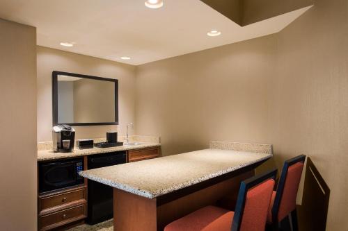 Embassy Suites by Hilton Dallas Frisco Hotel & Convention Center - image 21