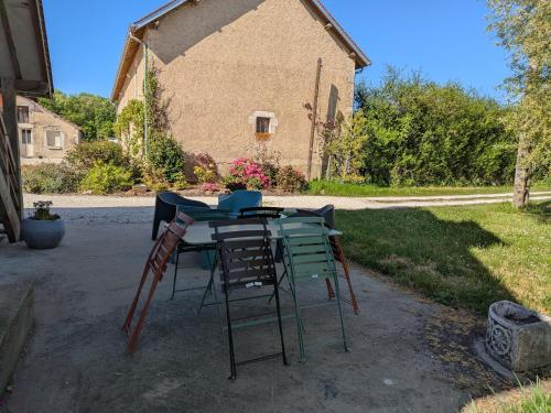 Gîte en forêt avec jardin, terrasse et parking près de la Loire - FR-1-590-530 (Gite en foret avec jardin, terrasse et parking pres de la Loire - FR-1-590-530) in Saint-Firmin-sur-Loire
