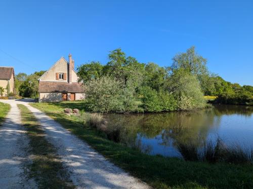 Gîte de charme en forêt: 4/6 pers, nature, détente, parking, animaux acceptés - FR-1-590-529 (Gite de charme en foret: 4/6 pers, nature, detente, parking, animaux acceptes - FR-1-590-529) in Saint-Firmin-sur-Loire
