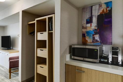Hilton Garden Inn Fort Worth/Fossil Creek - image 36