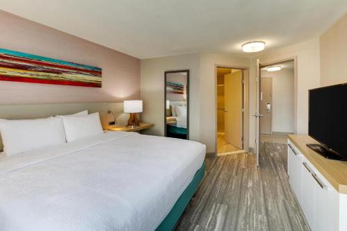 Hilton Garden Inn Fort Worth/Fossil Creek - image 40
