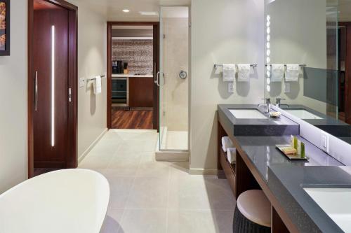 Hokulani Waikiki by Hilton Grand Vacations Club - image 41