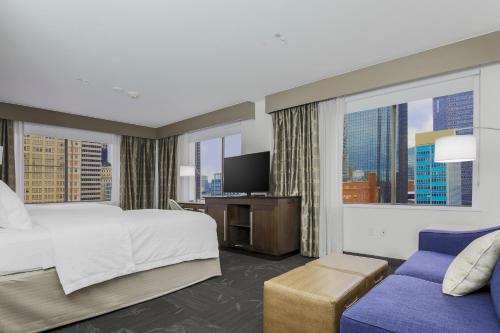 Hampton Inn & Suites Dallas Downtown - image 29