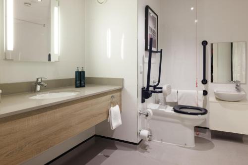 DoubleTree by Hilton Glasgow Central - image 40