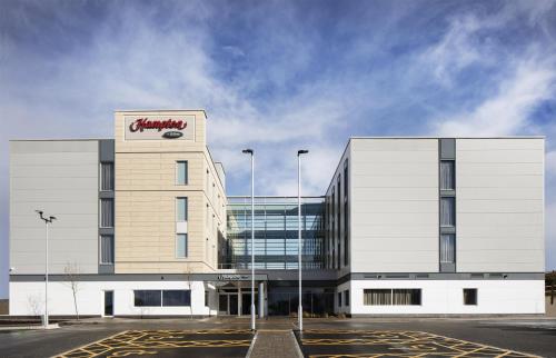 Hampton By Hilton Bristol Airport - image 39