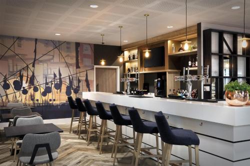 Hampton By Hilton Bristol Airport - image 41