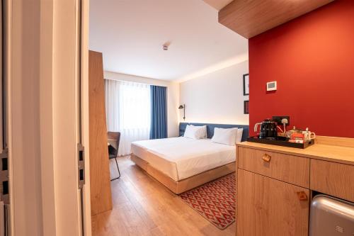 Hampton By Hilton Bristol Airport - image 38