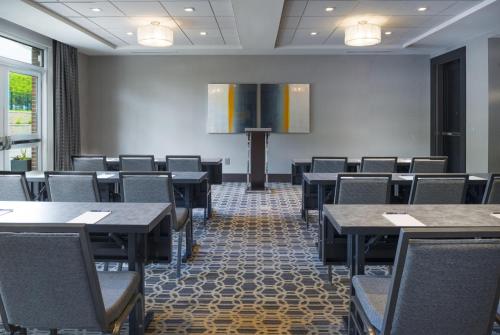 Hampton Inn & Suites Bridgewater NJ - image 18