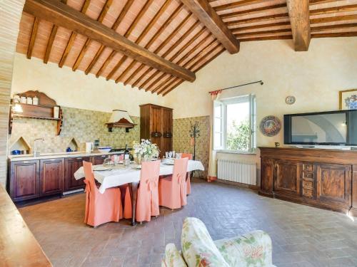 Зручності, Holiday home in Celle Sul Rigo with swimming pool in Сан - Кашано дей Баньї