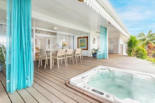 Luxurious 4BR Villa in ファレハウ