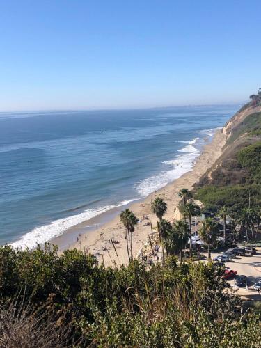 Sunrize Destinations - Newly renovated Mesa Studio in Santa Barbara, USA