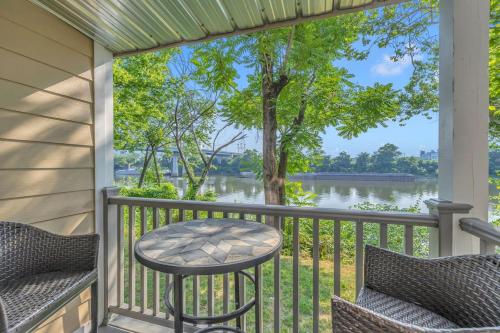 Nash Star Private Condo - 2bed, 2bath, Sleep 6, 25 Min Walk To Broadway And All Nashville Attractions, Pool, Gym in Nashville, USA