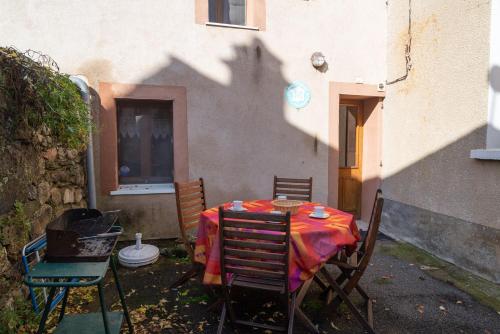 Chez marie carmen ggt077 in Ispagnac