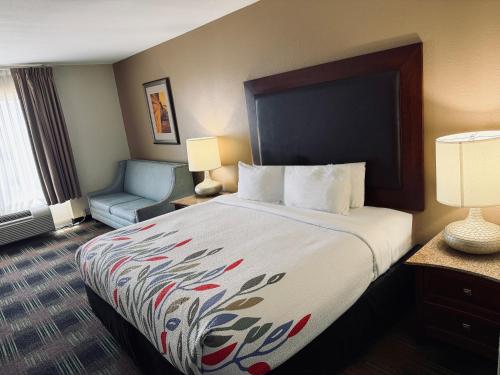 Trident Inn & Suites New Orleans Room Type - King Room