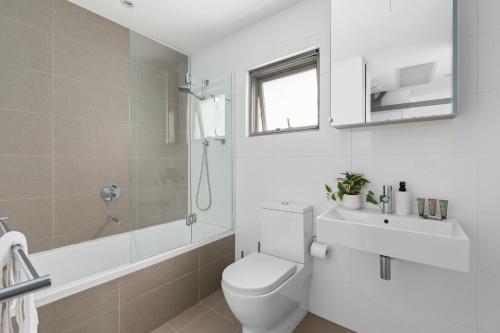 Spacious 2-Bed Retreat in Rosebery - image 7