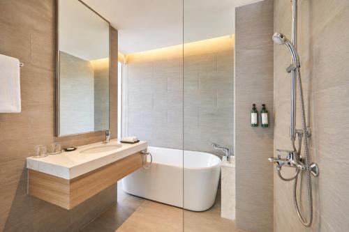room detail thumbnail 2