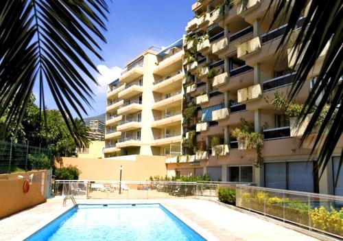 Studio dans résidence avec piscine à 50m de la mer