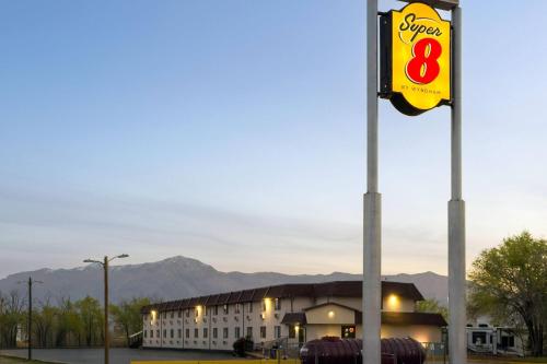Super 8 by Wyndham Ogden - image 39