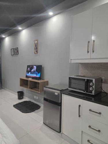topcity main kanwarmoiz fully furnished apartment - image 3