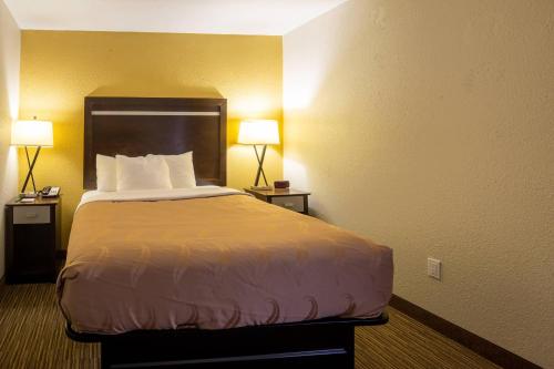 Quality Inn & Suites - image 29