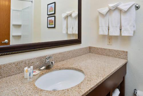 Comfort Inn & Suites Madison North in De Forest, USA