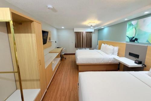 Quality Inn & Suites Salina - image 39