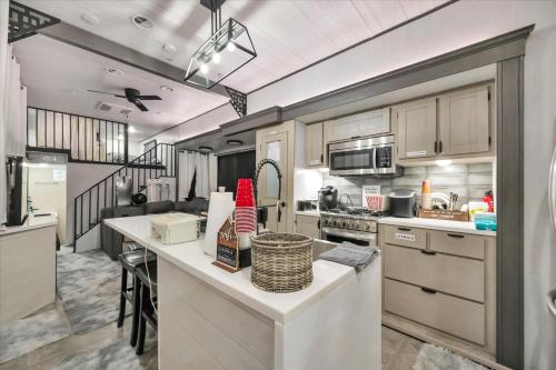Ultimate Glamping Stay & Play Fun Adventure Hub in Brooksville (FL)