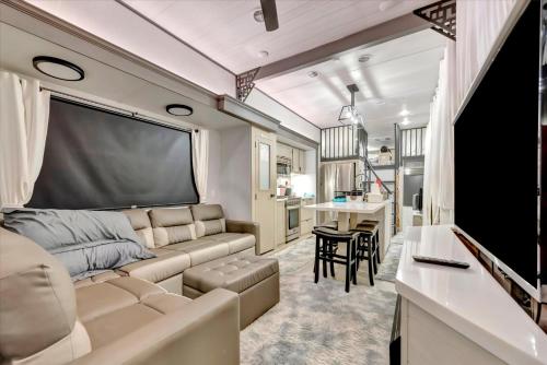 Ultimate Glamping Stay & Play Fun Adventure Hub in Brooksville (FL)