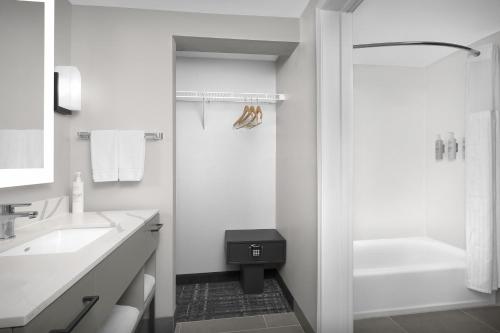 Homewood Suites by Hilton Huntsville-Village of Providence - image 24