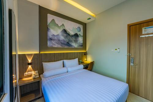 Front One Budget Hotel Tirtonadi Solo in Surakarta