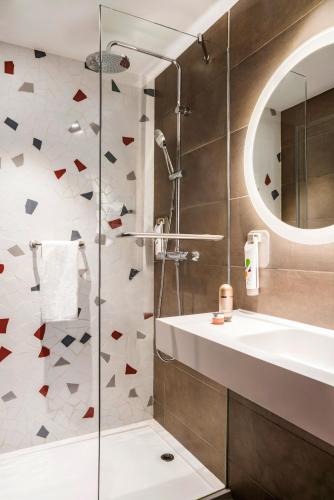 Bathroom, ibis Styles Barcelona City Bogatell in Villa Olimpica