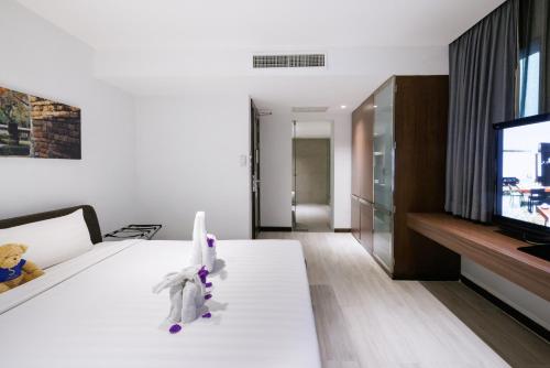 room detail thumbnail 1