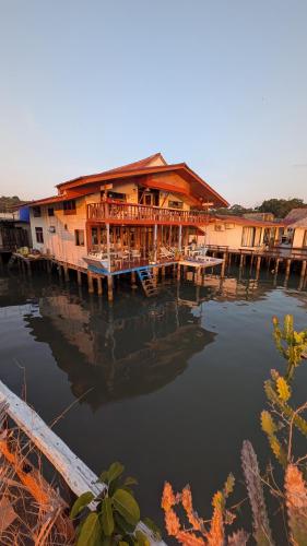 Koi Seahouse Room Type - Five-Bedroom House