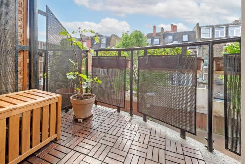 Veeve - Modern by the Market - image 12