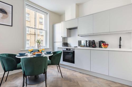 BnBNova - 1BR - St Luke's & Whitecross Market - image 12