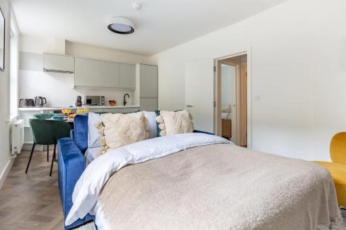 BnBNova - 1BR - St Luke's & Whitecross Market - image 3