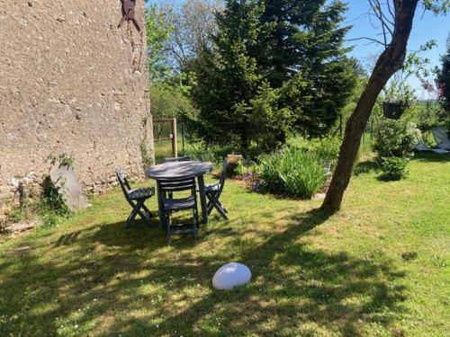 Skats, Logis côté Jardin (Logis cote Jardin) in Varennes-les-Narcy