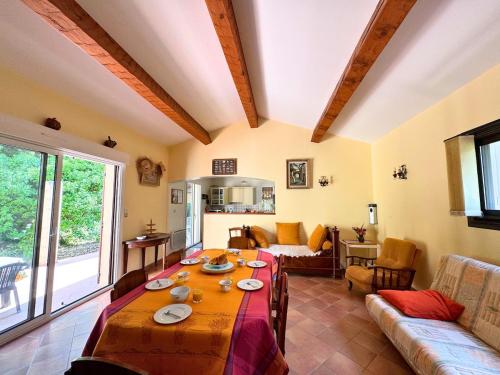 Maison familiale provençale au calme, proche plage