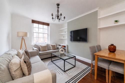 Lovely 3 Bed Flat in St Johns Wood, Londyn