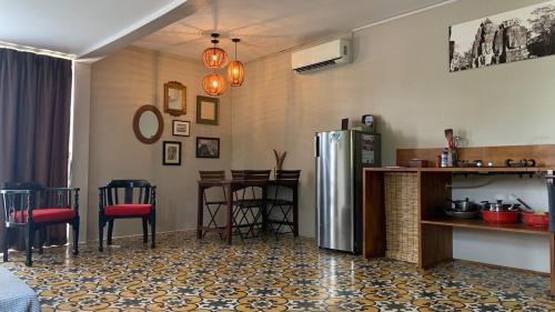 Luna House Container flat private swimming pool - image 4
