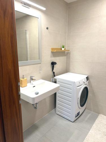 Waltr One bedroom apartment - main image