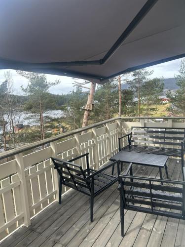 Balkons/terase, Cabin close to the sea with a great view in Lysekloster