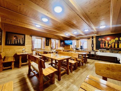 Restorāns, Wellness rezort Janosikov dvor in Zazriva