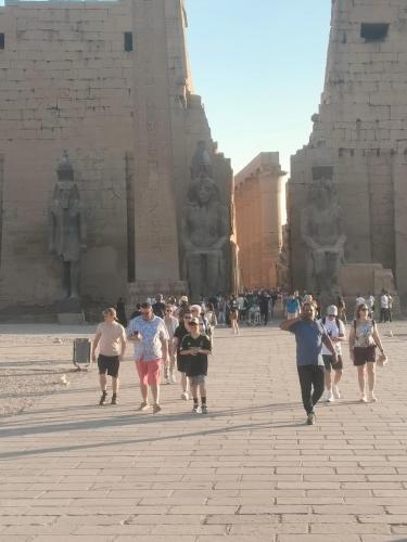 شركه ابن المستشار للسياحه – khách sạn tại El-Karnak