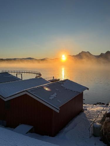 Efjord Panorama Lodge, Spectacular View and Jaccuzi in Tysfjord