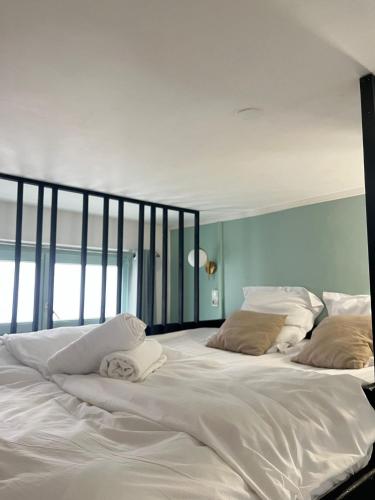 Stylish Studio with Loft Bed - Montmartre Area